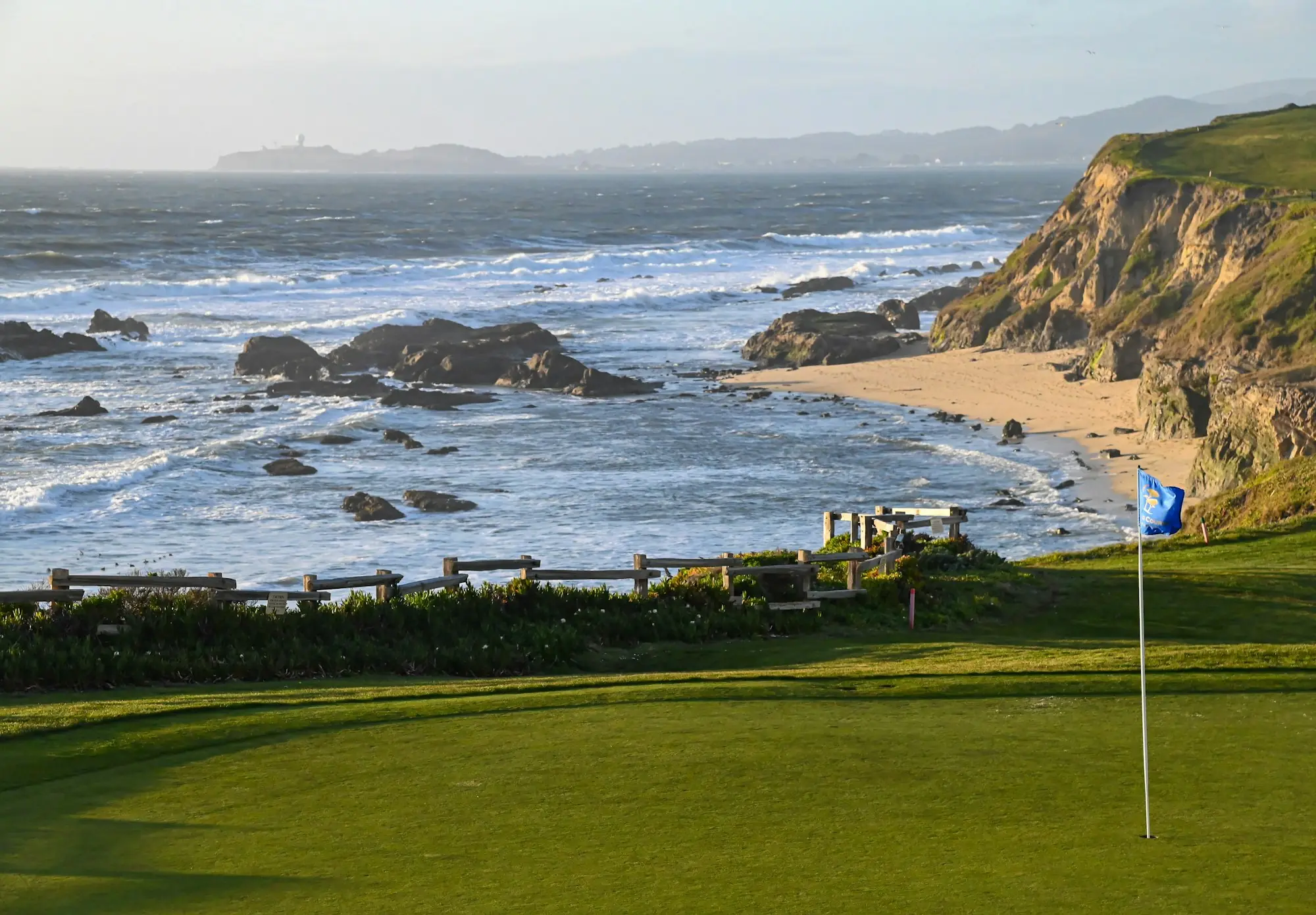 Coastal golf hole above the ocean